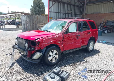 2011 Ford Escape Xlt из США, поврежденный, VIN 1FMCU9DG7BKB27571